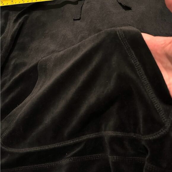 NWOT Silverwear New York Black Velvet Kangaroo Floral Pattern Hoodie, size L - Picture 4 of 6